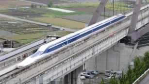 150421130316-japan-maglev-train-file-medium-plus-169.jpg