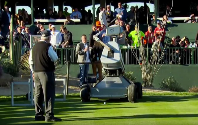 robot-golfer-hole-in-one.jpg