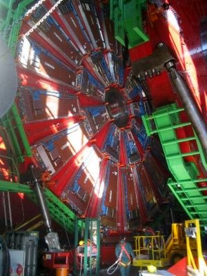 Construction_of_LHC_at_CERN.jpg