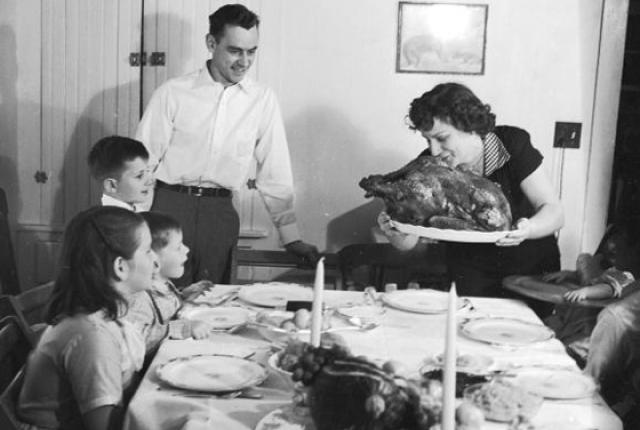 thanksgiving-dinner-rituals_6.jpg