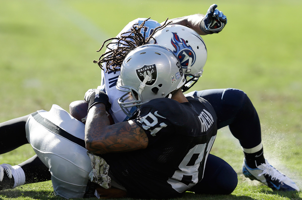 raiders-titans-nfl-football-head-injury-ap-photo.jpg
